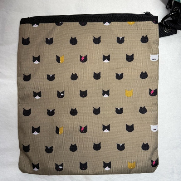 KAVU Zipper Pouch Set - 3 Toiletry Cosmetic Bags - Picture 6 of 13